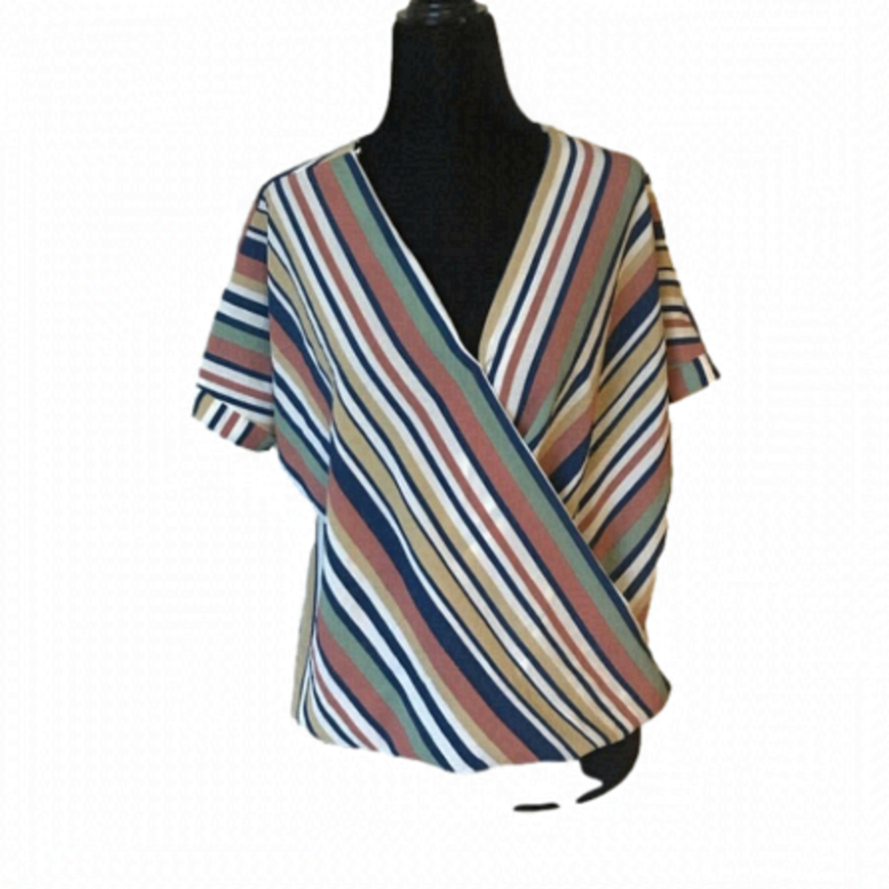 Monteau, women’s size large blouse. Faux wrap detail at waist.